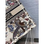 DIOR TOTE Magpie White Limited Edition Collection