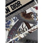 DIOR TOTE Magpie White Limited Edition Collection