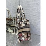 DIOR TOTE Magpie White Limited Edition Collection