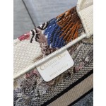 DIOR TOTE Magpie White Limited Edition Collection