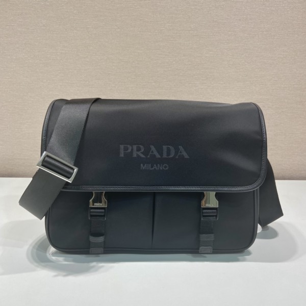 Prada VA0768 messenger bag