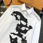 Maikun adhesive printed letter logo skull