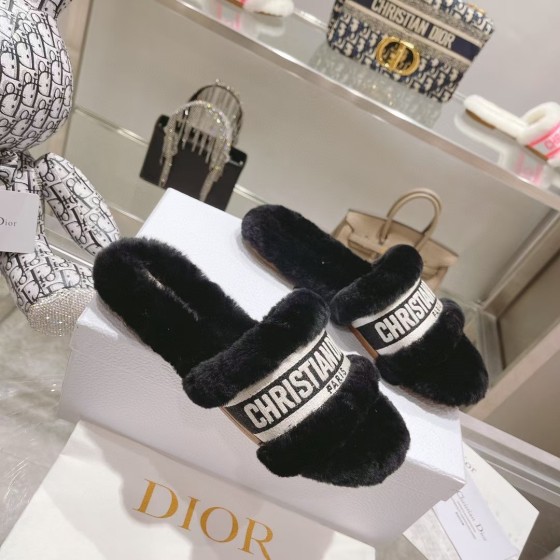 Dior flat bottom flip flops