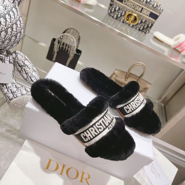 Dior flat bottom flip flops