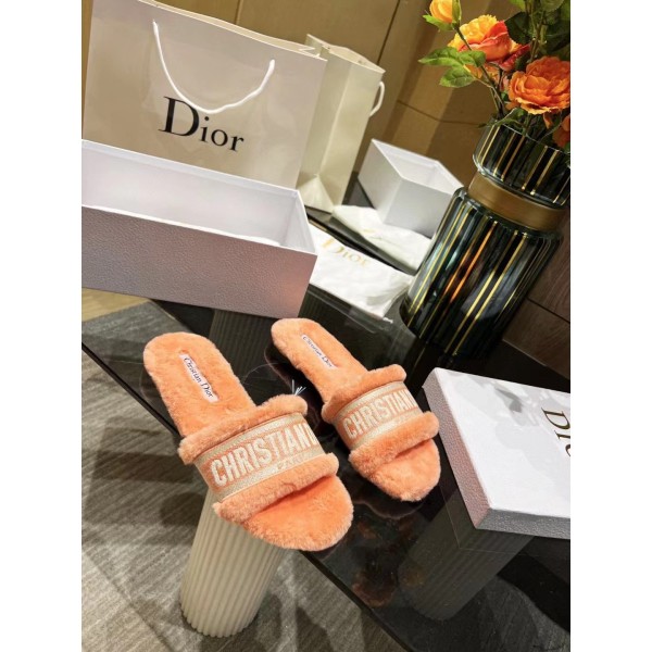 Dior flat bottom flip flops