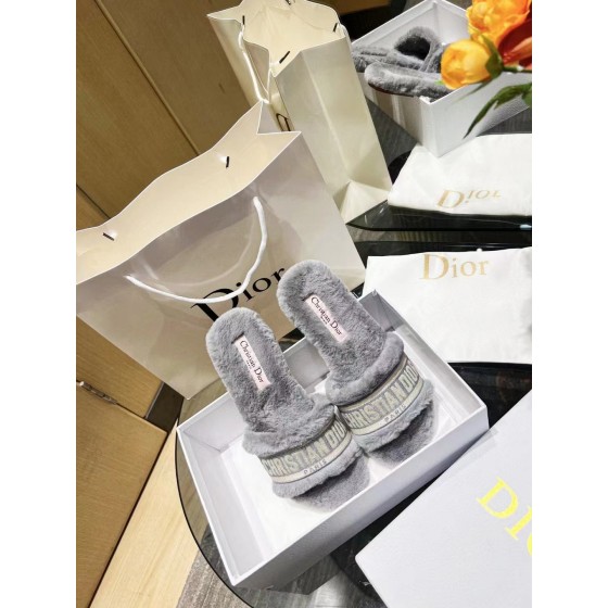 Dior flat bottom flip flops