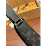 Louis Vuitton's exclusive debut model: M46255 Super Enhanced Edition