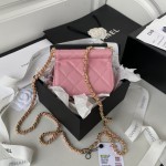 CHANEL 22K's popular black gold flap bag part AP3134