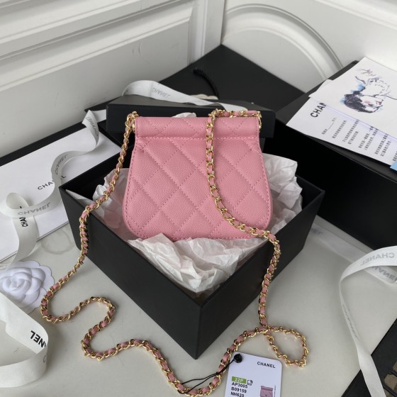 CHANEL 22K's popular black gold flap bag part AP3135