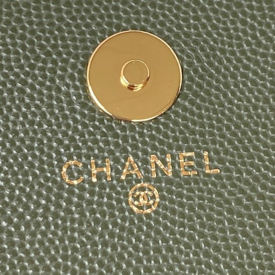 CHANEL 22K's popular black gold flap bag part AP3135