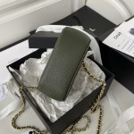 CHANEL 22K's popular black gold flap bag part AP3135