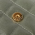 CHANEL 22K's popular black gold flap bag part AP3138