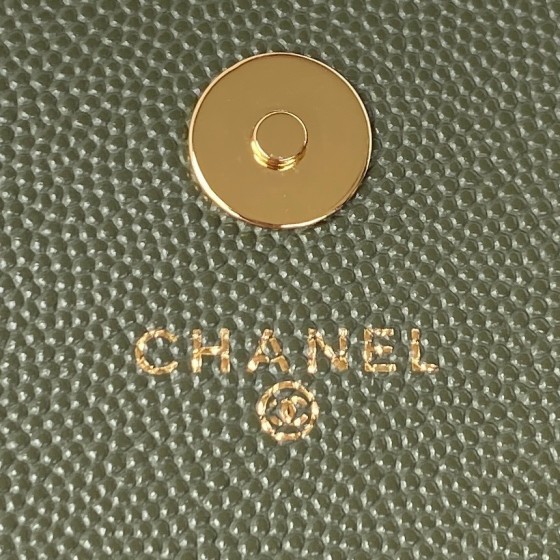 CHANEL 22K's popular black gold flap bag part AP3138
