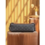 Louis Vuitton 𝐕𝐎𝐘𝐀𝐆𝐄𝐑 messenger bag #M40511#