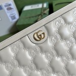 GUCCI Matelasse handbag model: 723780