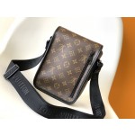 Louis Vuitton M46442 Presbyopia This Archy Small Messenger Bag
