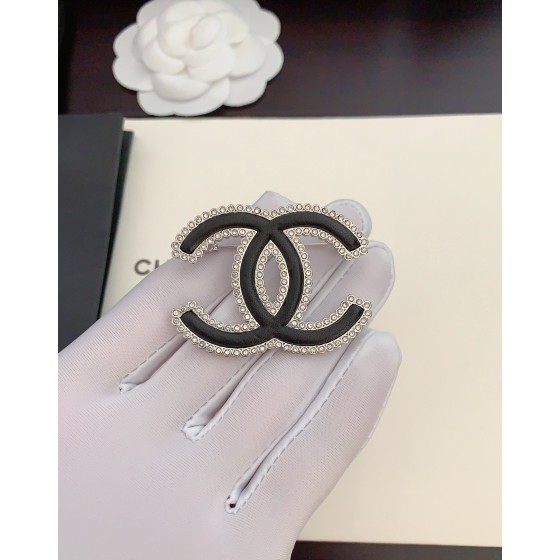 CHANEL brooch
