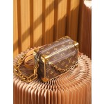 Louis Vuitton 𝐌𝐢𝐧𝐢 𝐒𝐨𝐟𝐭 𝐓𝐫𝐮𝐧𝐤 M68906#