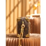 Louis Vuitton 𝐌𝐢𝐧𝐢 𝐒𝐨𝐟𝐭 𝐓𝐫𝐮𝐧𝐤 M68906#