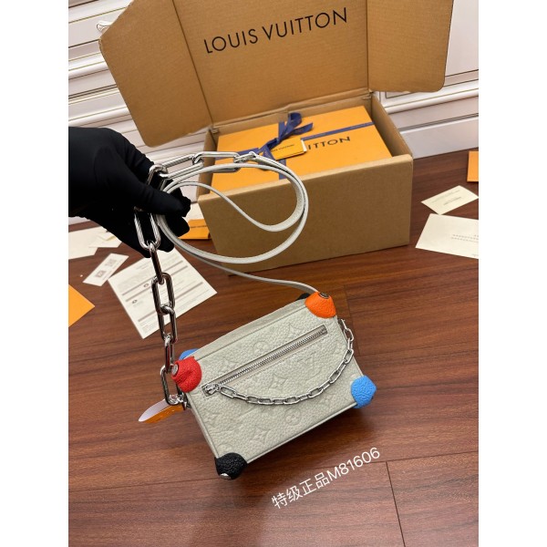 Louis Vuitton M81606
