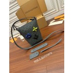 Louis Vuitton FW22 show handbag M20875