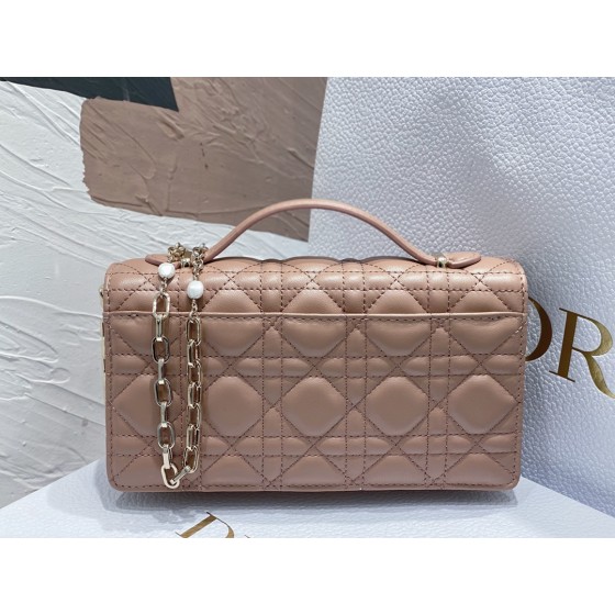 lady Dior ❤ Pearl Clutch Bag