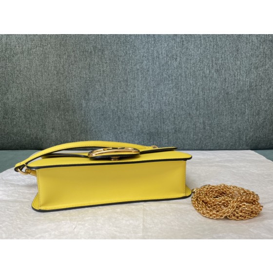 Valentino calfskin handbag 👜underarm bag Model: 1133 Decorative metal