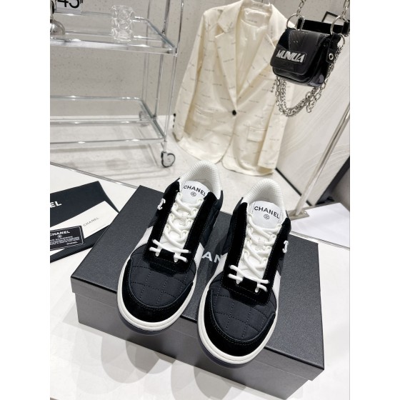 CHANEL's latest popular water diamond panda sneaker