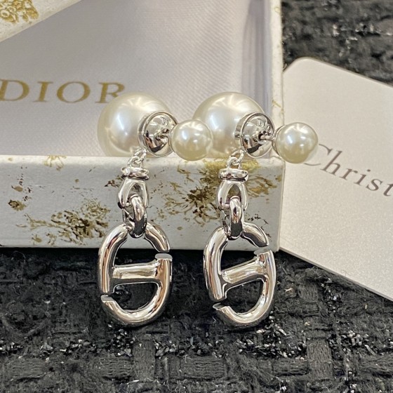 Dior Pig Nose Pearl Earrings