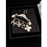 CHANEL brooch
