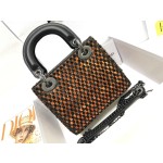 DIOR Princess Diana's Three Grid Series Embroidery Beads in Gold