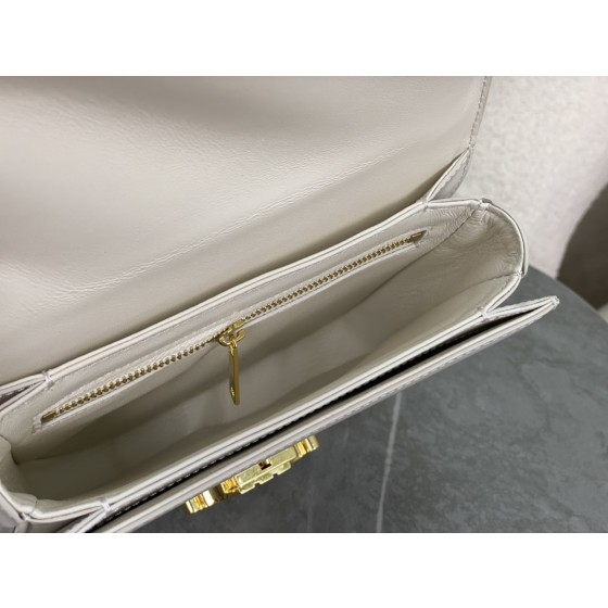 CELINE Leather Chain Saddle Bag~Model: 110973