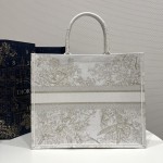 DIOR TOTE Christmas Limited Edition Collection