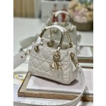 LADY DIOR 95.22 "Runway Model