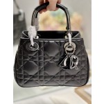 LADY DIOR 95.22 "Runway Model