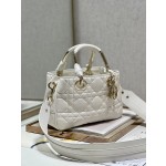 LADY DIOR 95.22 "Runway Model