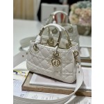 LADY DIOR 95.22 "Runway Model