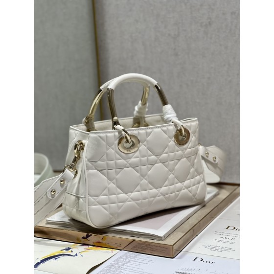 LADY DIOR 95.22 "Runway Model