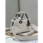 LADY DIOR 95.22 "Runway Model