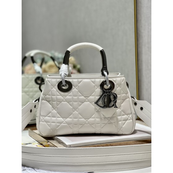 LADY DIOR 95.22 "Runway Model