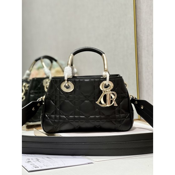 LADY DIOR 95.22 "Runway Model