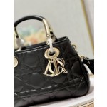 LADY DIOR 95.22 "Runway Model