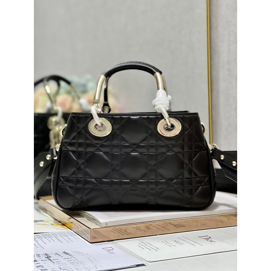 LADY DIOR 95.22 "Runway Model