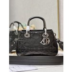 LADY DIOR 95.22 "Runway Model