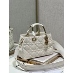 LADY DIOR 95.22 "Runway Model