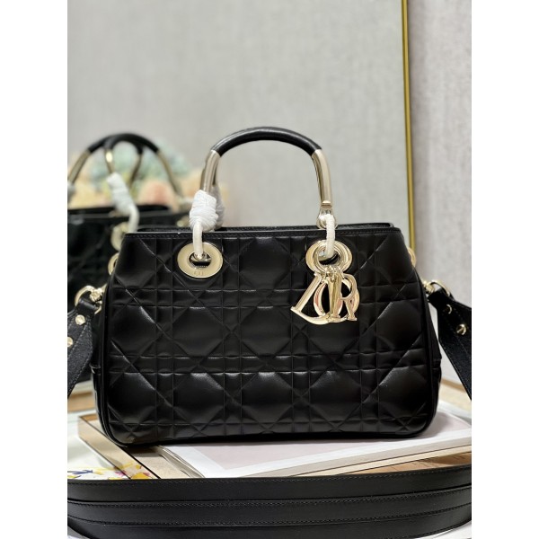 LADY DIOR 95.22 "Runway Model