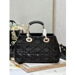 LADY DIOR 95.22 "Runway Model