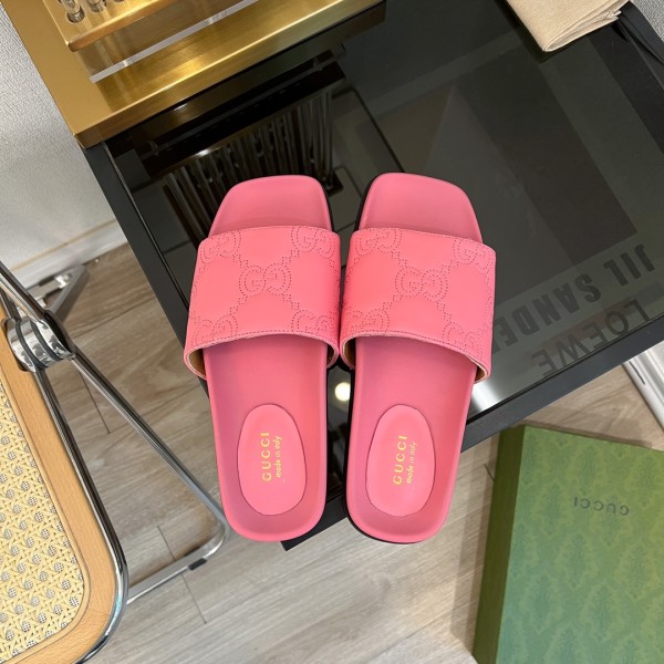 Gucci's new beach slipper collection