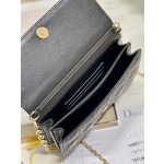 Dior Pearl Handbag Model: 0980