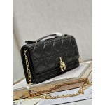 Dior Pearl Handbag Model: 0980